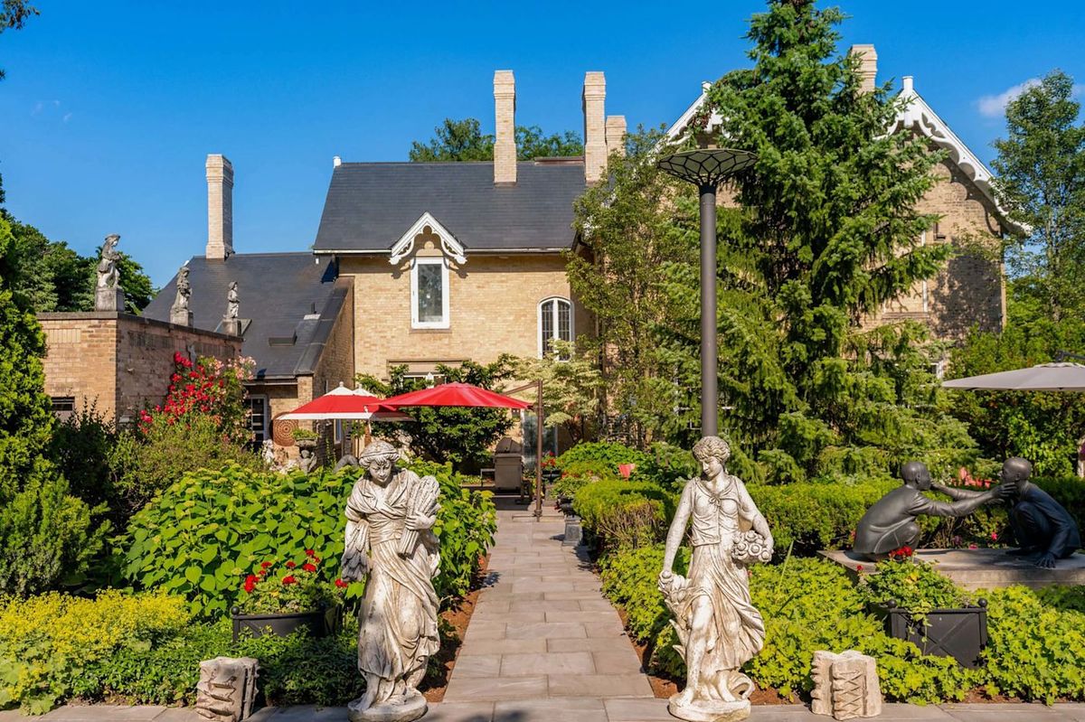 1 Banfield - Interior