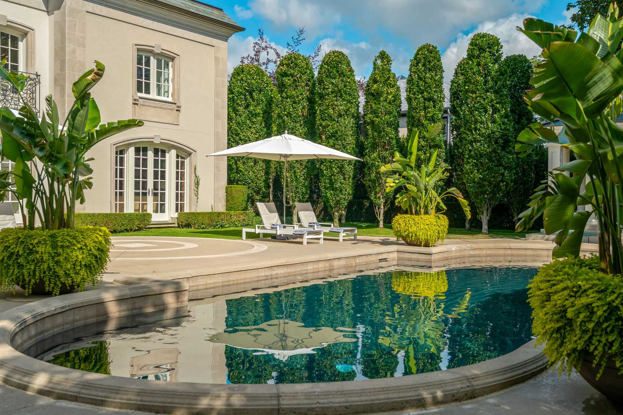 42 Burton - Pool and Garden