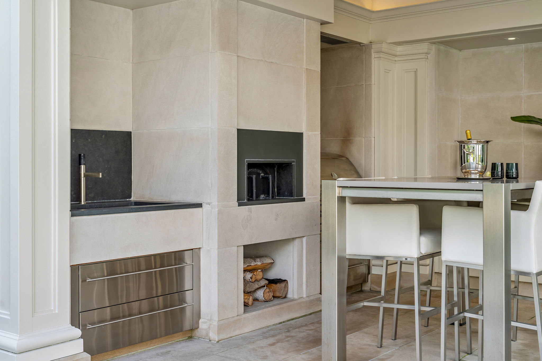 42 Burton - Outdoor Kitchen