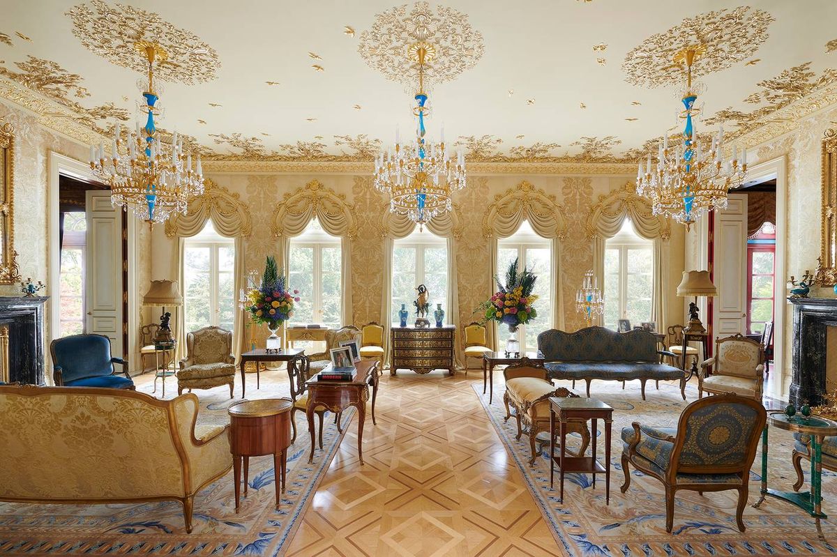 15 High Point - Grand Foyer